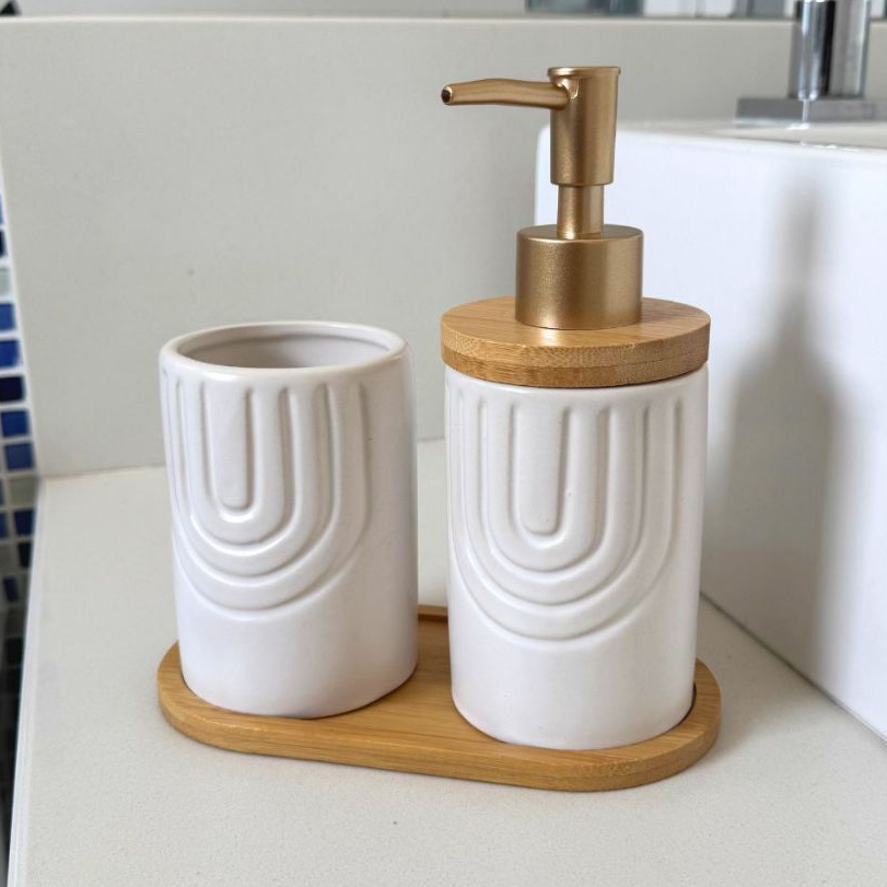 Kit Banheiro Lavabo Conjunto Base Bambu Saboneteira Porta Escova Porcelana 3 Peças