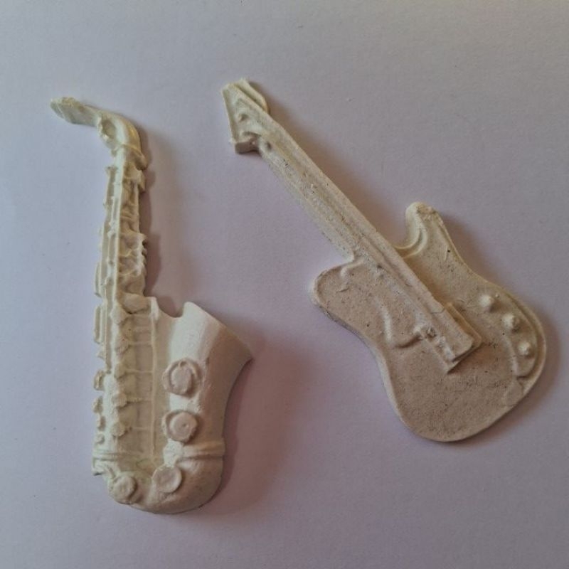 Aplique Resina Instrumento Musical-Guitarra e Saxofone