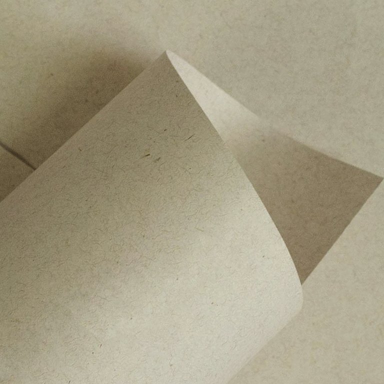 Papel Reciclato 240g / 66x96 / 20 Unid