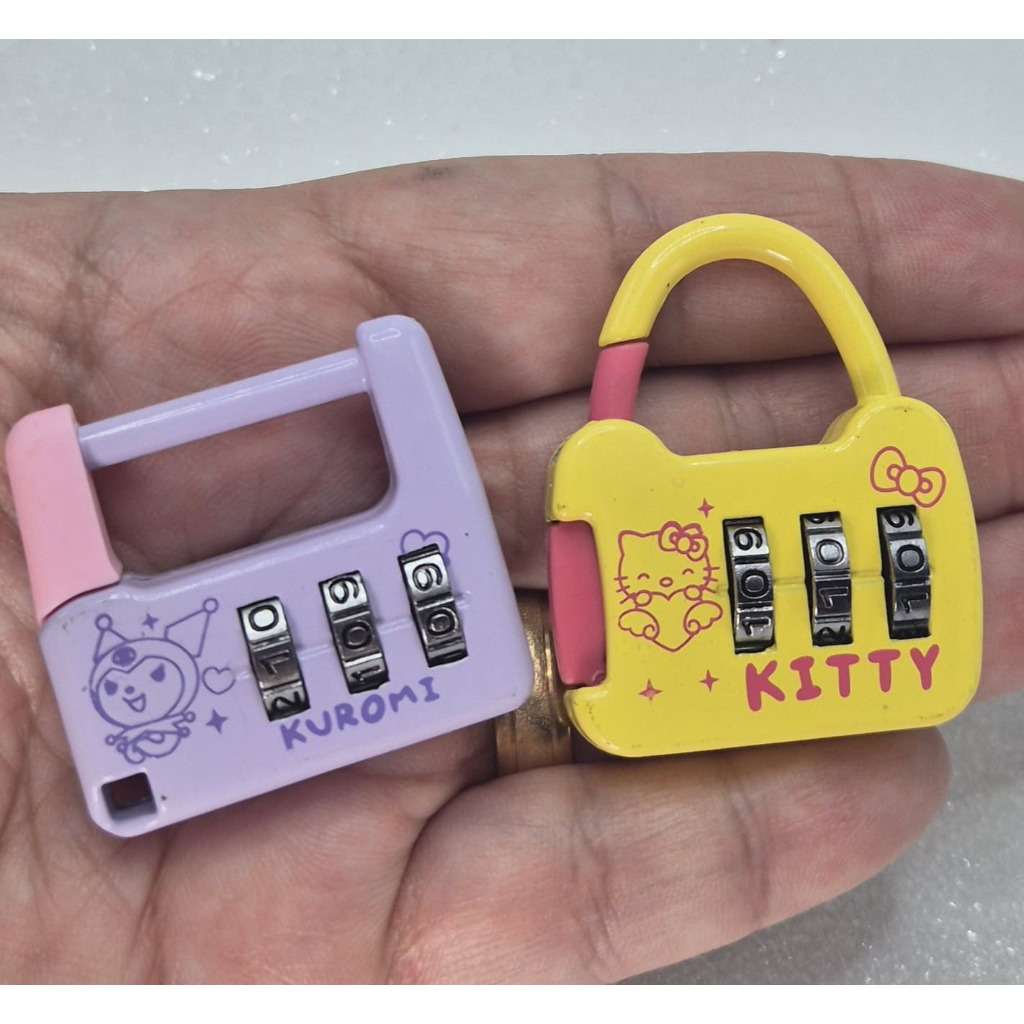 Cadeado com senha para Mochilas, bolsas DIVERSOS MODELOS - Turma Hello kitty, Sanrio, Gato, Meninas em Oferta na Shopee