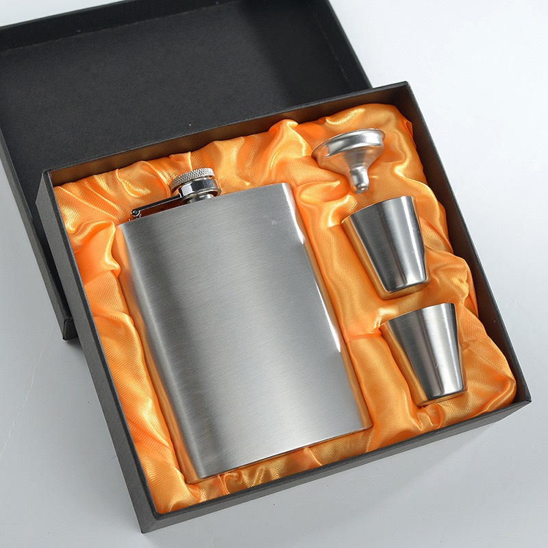 Kit Cantil Whisky Porta Bebida 8oz 224ml - 2 Copos - Funil em Oferta na Shopee