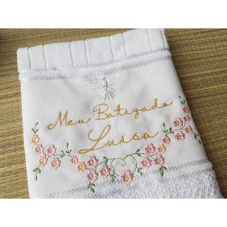 Toalha bordada para batizado em Oferta na Shopee