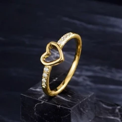 Anel Coração Vazado com Micro Zircônias Semi Joia Ouro 18k e prata 925