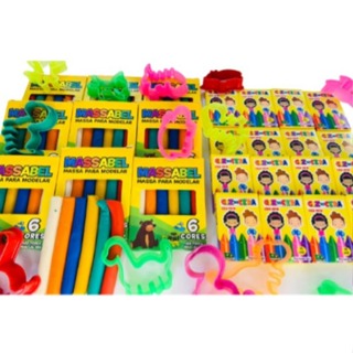 Kit 30 Cxs Massinha De Modelar + 30 Mini Giz + 30 Revista Colorir + 60 Cortador Lembracinha Infantil em Oferta na Shopee