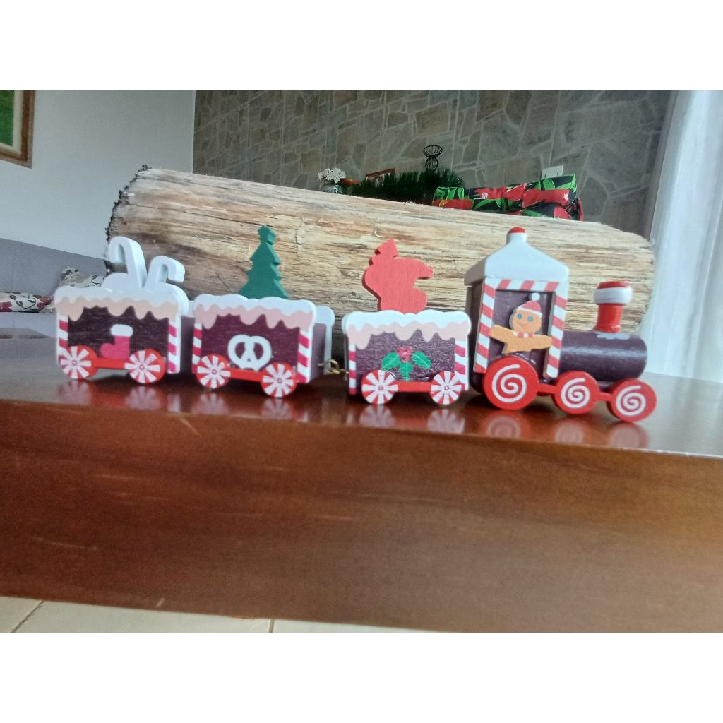 Trem Natalino de Madeira Decoração Enfeite de Natal Brinquedo Infantil Trenzinho Pintado