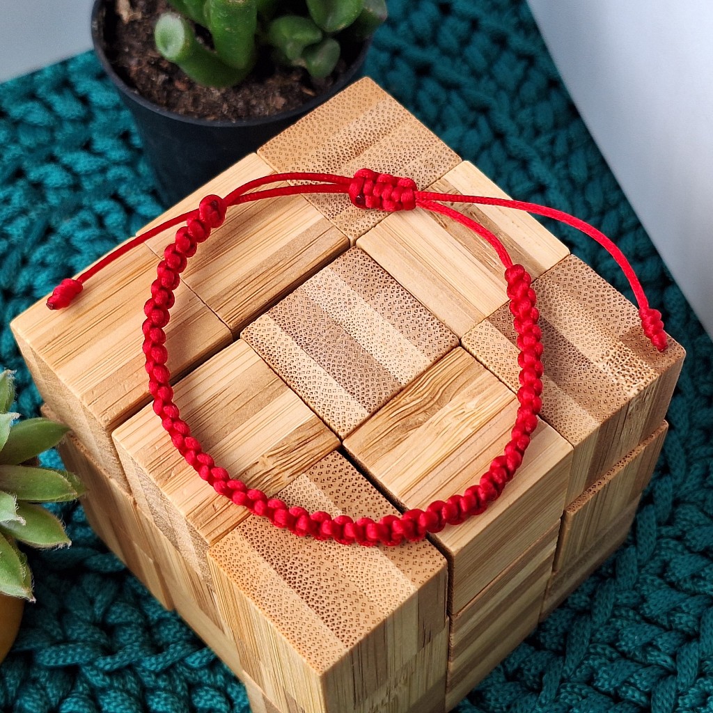 Pulseira Fio de Seda Vermelho: Onde Comprar | BuscaProdutos