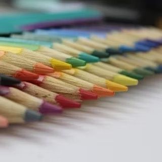 Kit 58 Lápis de Cor Sextavado Cores Variadas e Cores Pastel Escolar Infantil Leo&Leo