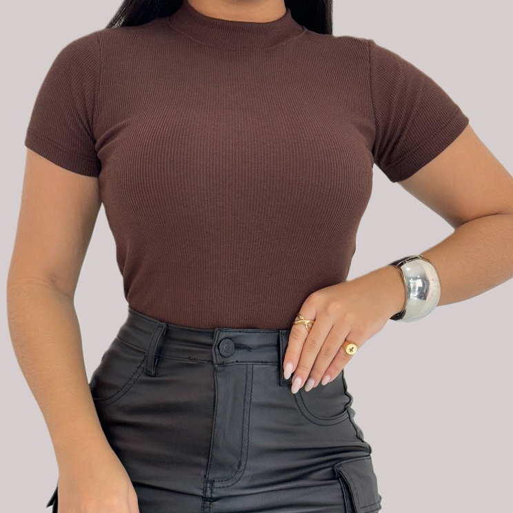 BLUSA FEMININA ESTILOSA LISA CANELADA BASICA MINIMALISTA TENDÊNCIA E ELEGÂNCIA 2026