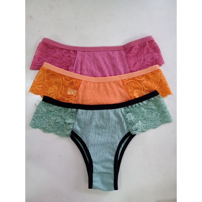 Kit com 5 Calcinha canelado detalhe de renda