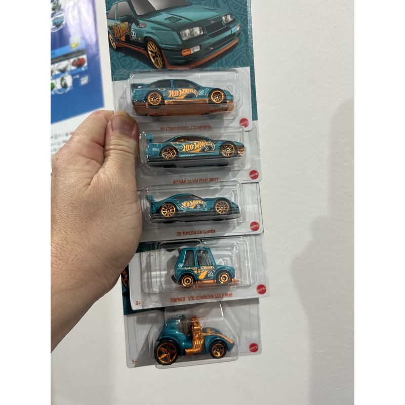 56 anos hot Wheels  raijin, brinco, Toyota, t, bronco, Honda,  marcury, supra, 77 dodge van, golf sierea, too de, silvia