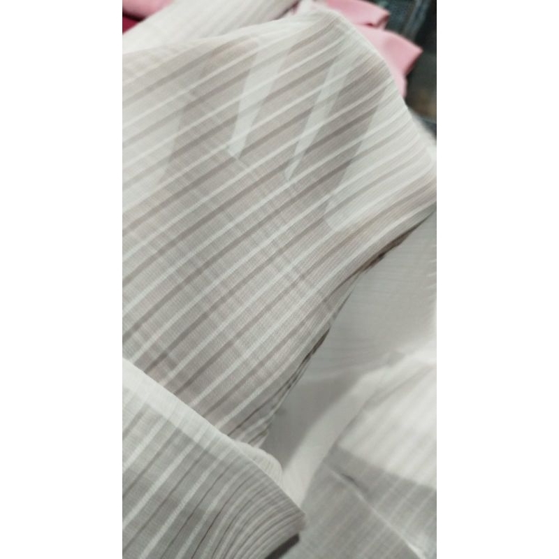 seda branca plissada 2 metros por 1,50 MTS largura