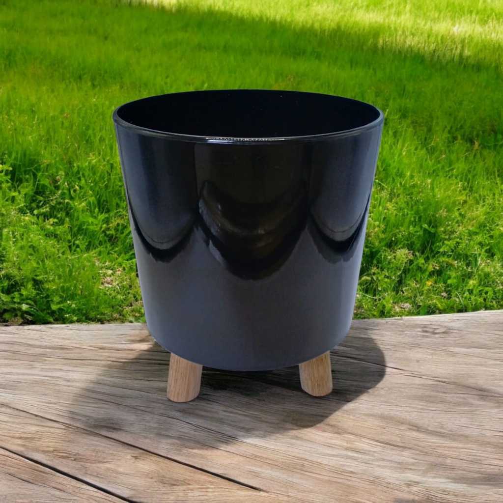 Vaso Cachepot Plástico Preto Pé De Madeira 15,5 x 19,0 (Com Pés) Cachepô Cor Preta Decoração
