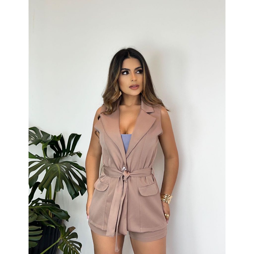 Conjunto short e colete com cinto em Oferta na Shopee