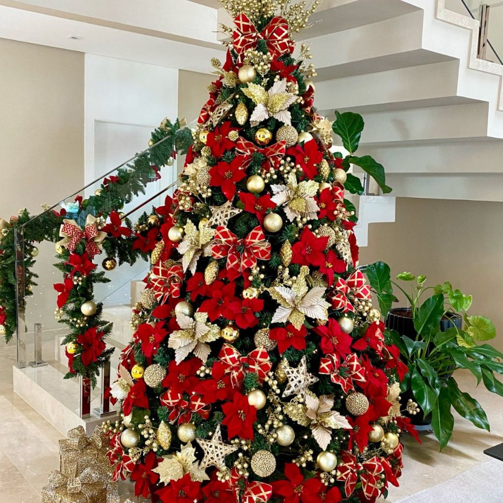 Arvore de Natal Pinheiro Grande Arvore 2 Metros Pinheiro de Natal Verde Pé Ferro Plastico 600 Galhos em Oferta na Shopee