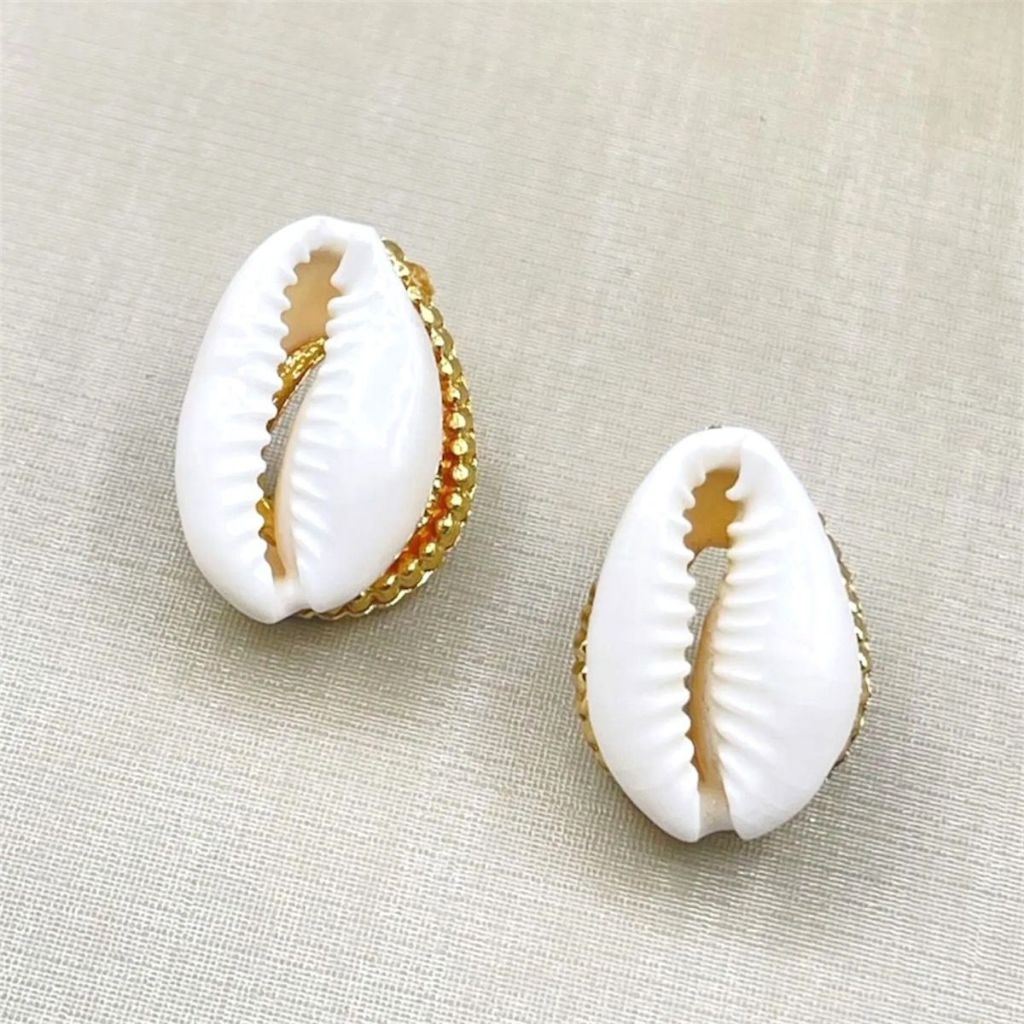 Brinco Búzios Summer Folheado a Ouro 18k em Oferta na Shopee