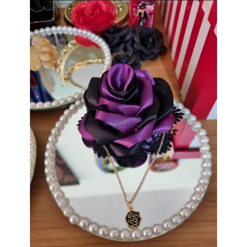 Rosa de Pomba Gira Preta e Roxa com pingente