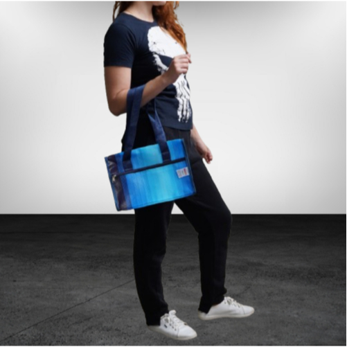 Sacola de nylon infantil com fecho que coloca bolso