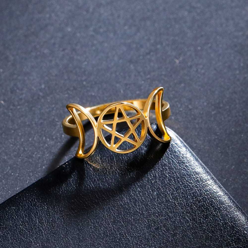 Anel Triluna Dourado Aço Inoxidável Wicca Celta Bruxas Magia Goétia Goth Dark Proteção Deusa