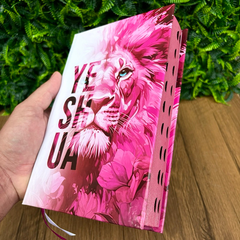 Bíblia Sagrada Feminina Yeshua Rosa Capa Dura LETRAS MÉDIAS Com Harpa e Índice Palavras de Jesus destacadas em Vermelho em Oferta na Shopee
