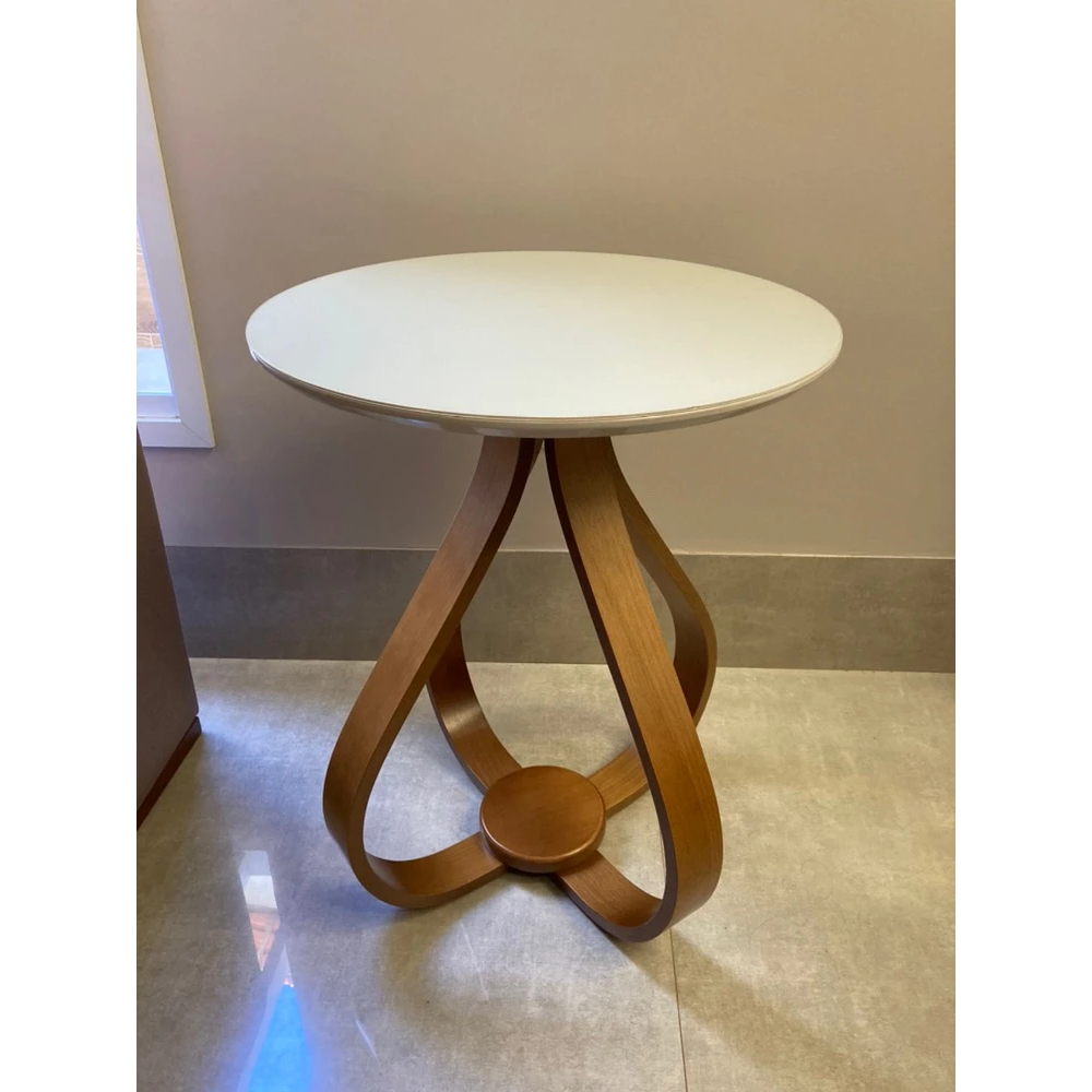 Mesa Decorativa de Canto Lateral Boleada Pé gota, Pé Cebola laqueada com vidro Tampo 60cm