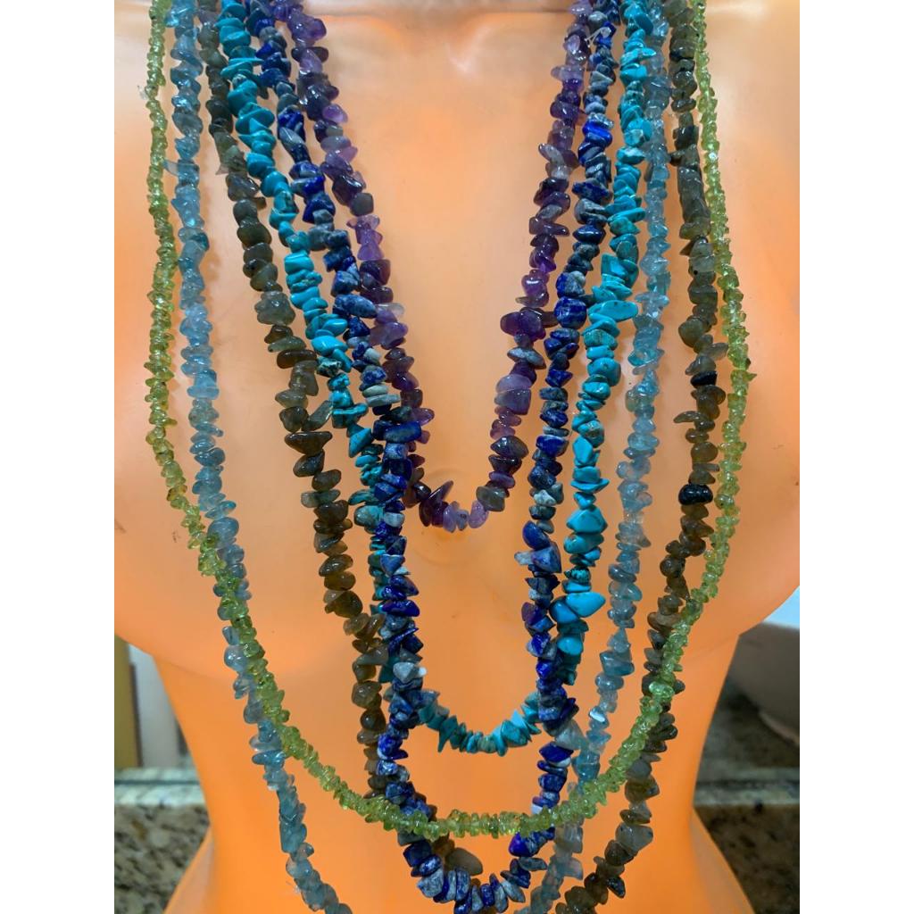 Colar Cascalho Pedra Natural: Ametista, Apatita, Labradorita, Lápis Lazuli, Turquesa, Peridoto. VENDA UNIDADE