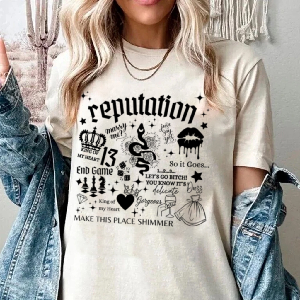 Camisa camiseta t-shirt básica "Taylor Swift Reputation Colagge"