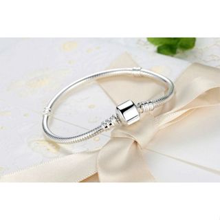 Pulseira para berloques com fecho simples em Oferta na Shopee