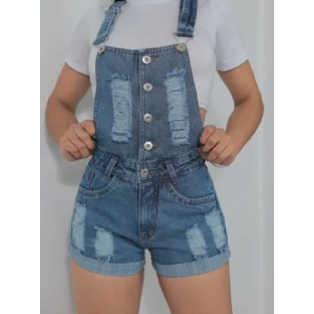 Jardineira Jeans Short Feminina com botoes na frente