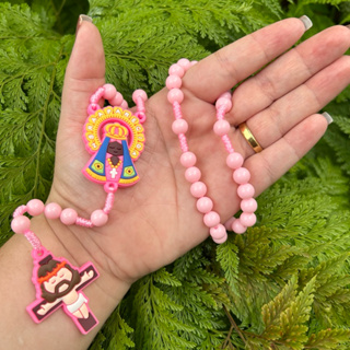 Terço de Nossa Senhora Para Crianças Emborrachado Na cor Rosa em Oferta na Shopee