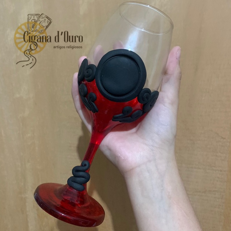 taça e ofertador decorada pomba gira vermelho e preto rosa caveira Quitéria mulambo maria padilha