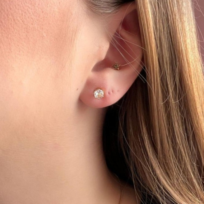 Brinco Feminino Dourado Banhado  Folheado  a Ouro 18k Semi joias Ponto de Luz Cristais Semijoias