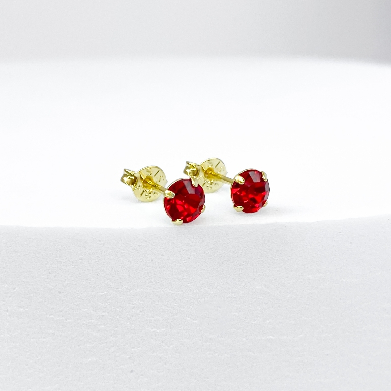 Brinco com Ponto de Luz com Pedra na Cor Vermelha Brilhante Banhado a Ouro em Oferta na Shopee