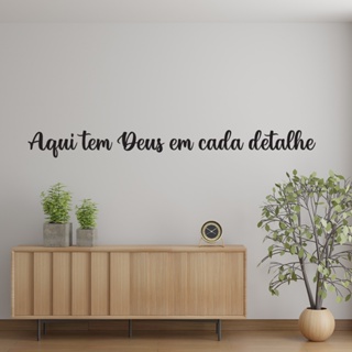 Frase Decorativa Aqui tem Deus em cada Detalhe feito em MDF Preto de 3mm Promoção em Oferta na Shopee