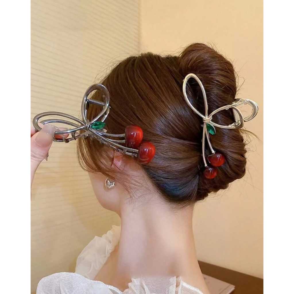 Prendedor de cabelo Metal detalhe cereja e pedra Verde em Oferta na Shopee