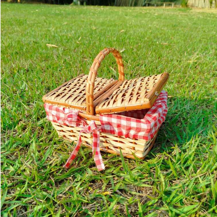 Cestinha de Piquenique Vime Pequena Mini 25cm Cesta com Forro Xadrez Envernizada Lembrancinha Enfeite