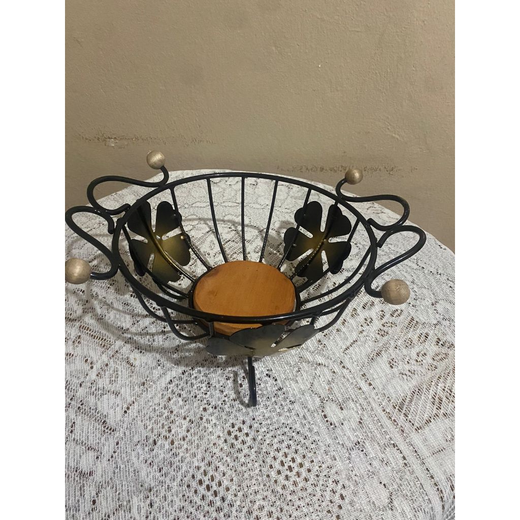 Fruteira Artesanal de Mesa Redonda com Flor em Oferta na Shopee