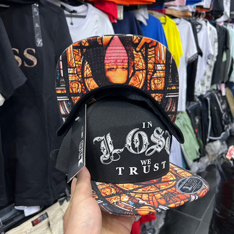Boné Strap Back Lost Monalisa preto Fitão em couro