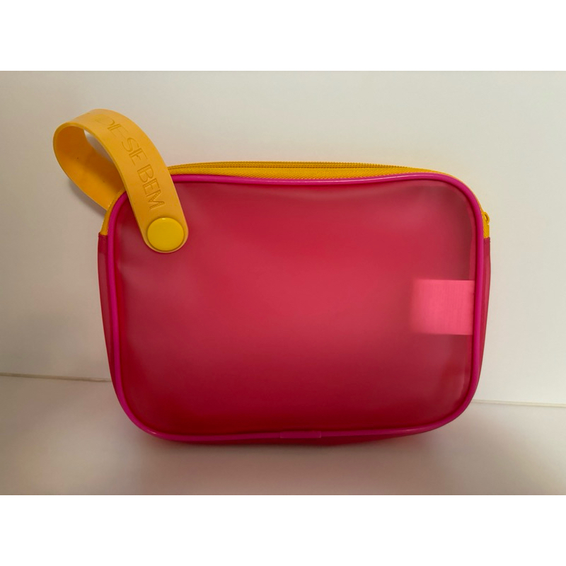 Necessaire Melissa cuide se bem o Boticário