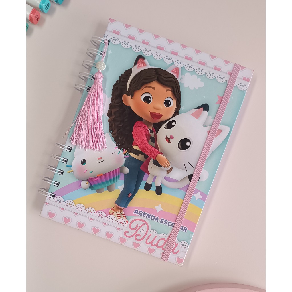 AGENDA ESCOLAR/2026/PERSONALIZADA/ CAPA DURA/ CASA MAGICA DA GABY em Oferta na Shopee