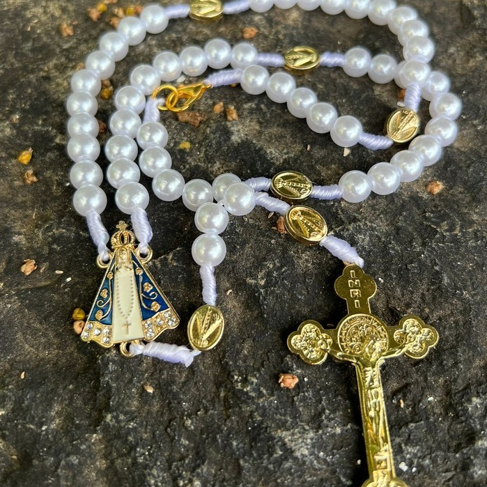 Terço Colar de Nossa Senhora Aparecida Dourado LINDO em Oferta na Shopee