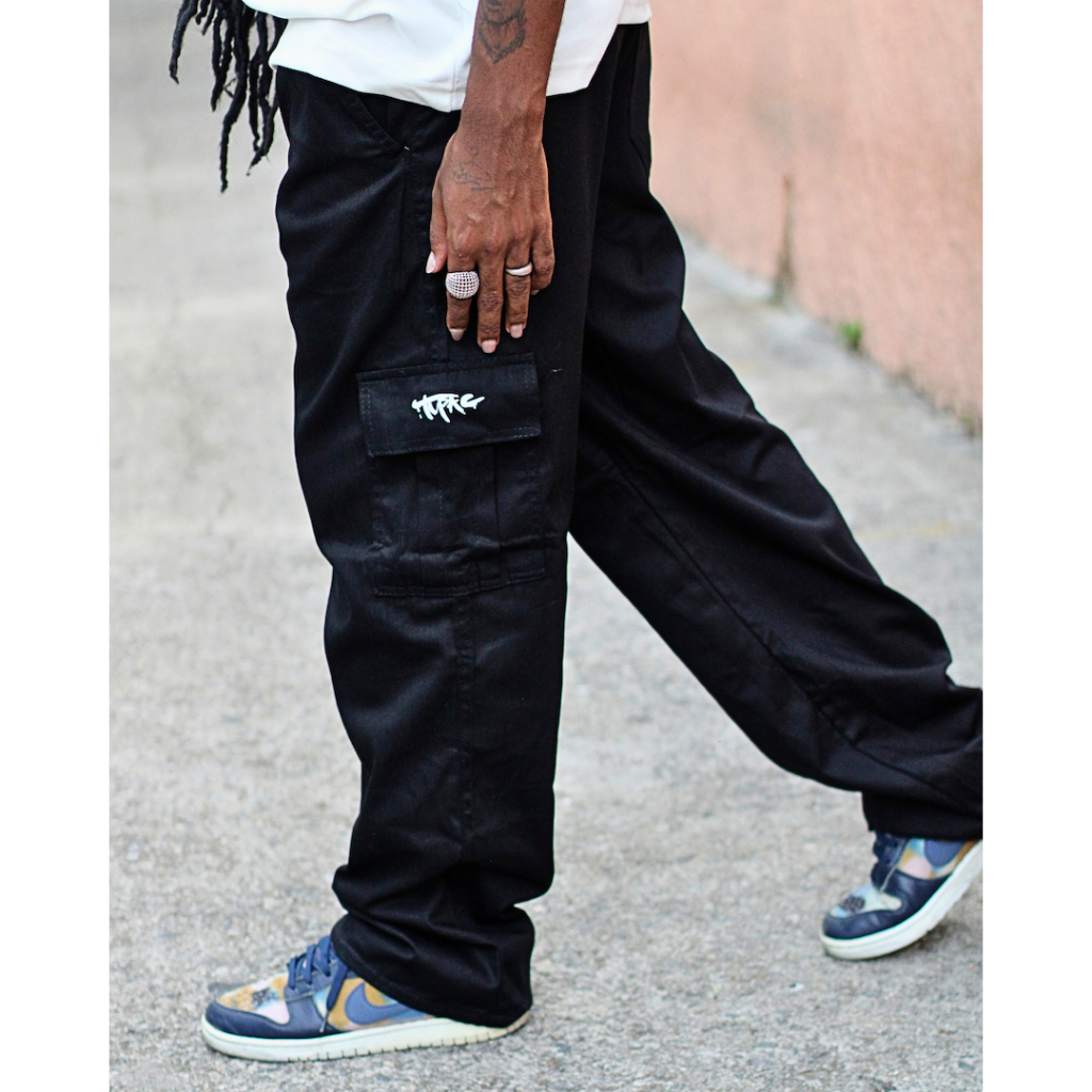 Calça Cargo Tupac Sarja Unissex Bolsos Laterais Larga