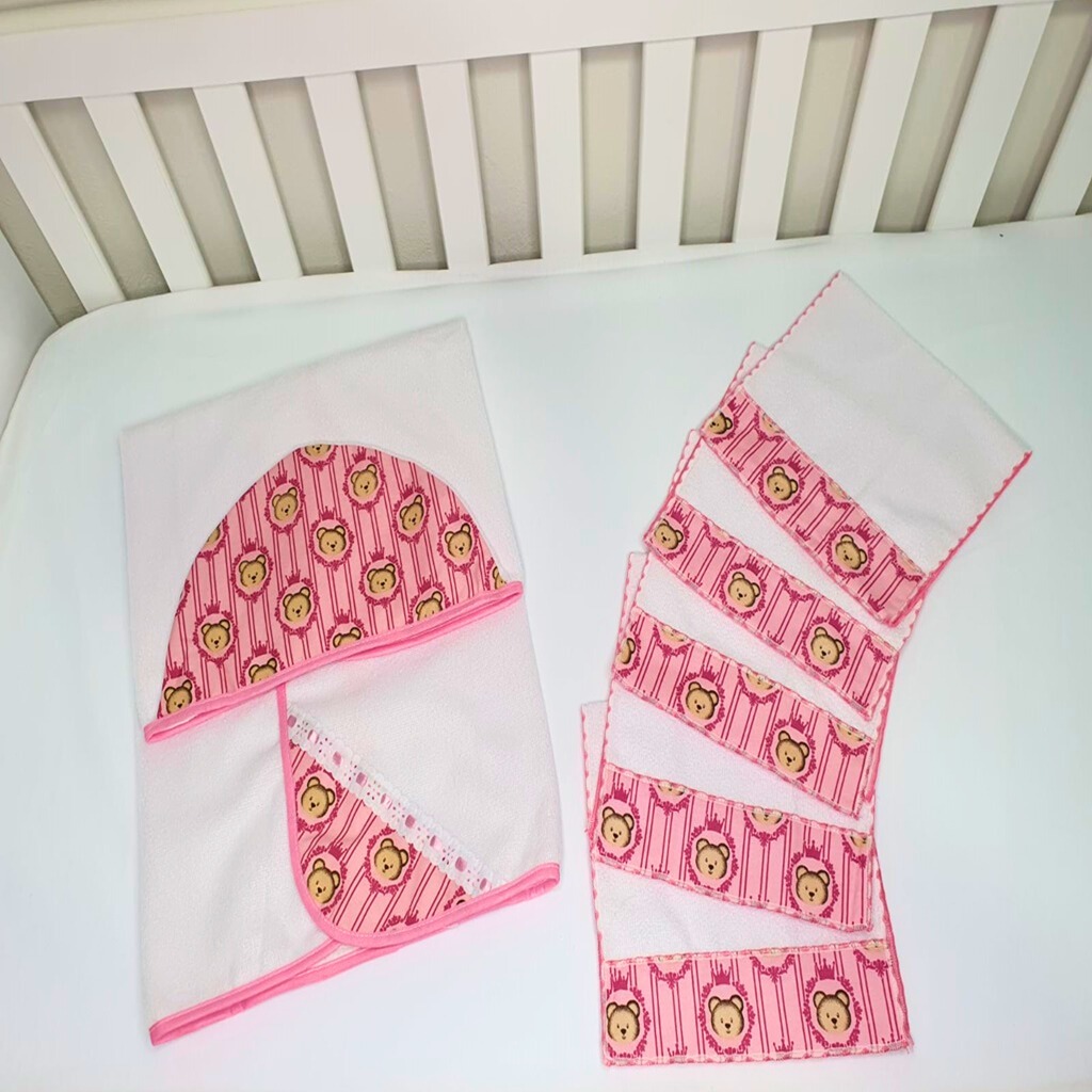 Kit Toalha De Banho Bebe Dupla Camada com Forro Fralda + 5 Toalhinhas de Ombro e Boca Felpuda Bebê