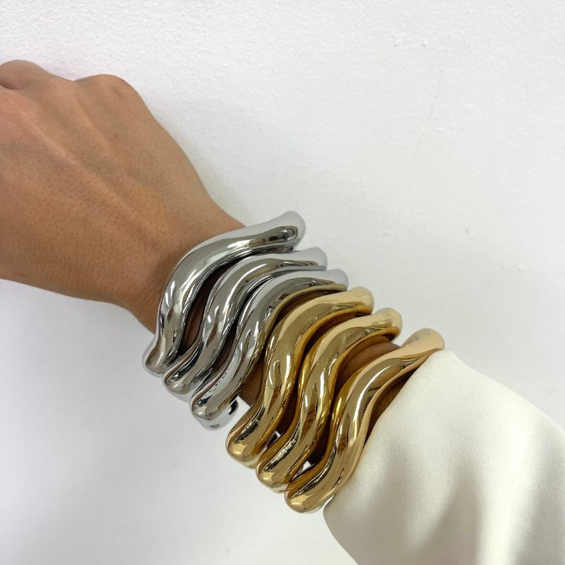 Bracelete Feminino Emma, Bracelete de Metal Com Designe Sofisticado, transforme seus looks com este acessório magnífico.