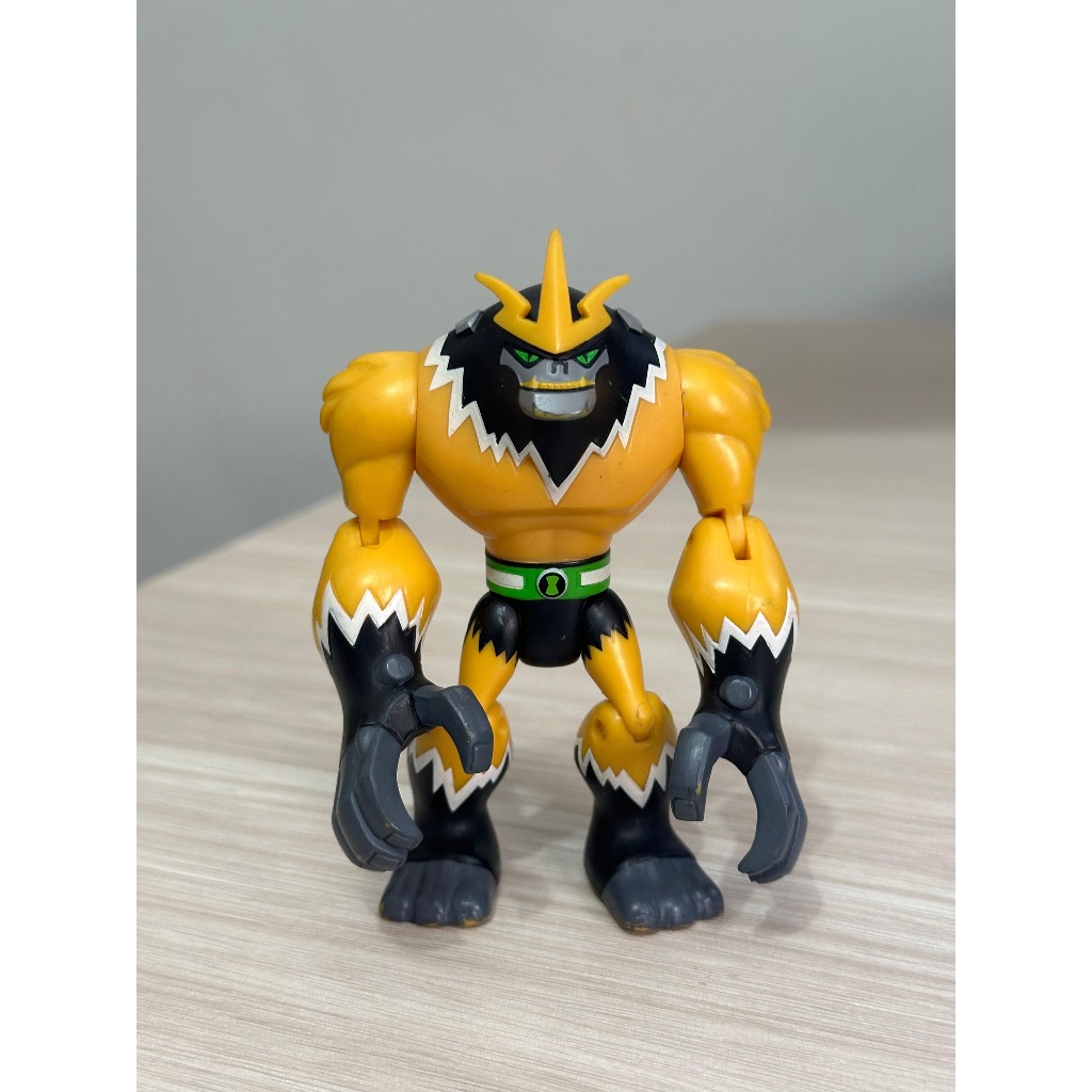 Boneco Shocksquatch Ben 10 Omniverse Bandai Original Usado