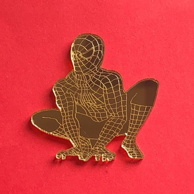 Aplique em Acrílico Espelhado Dourado Homem Aranha  4 cm -  Para lembrancinhas personalizados e artesana