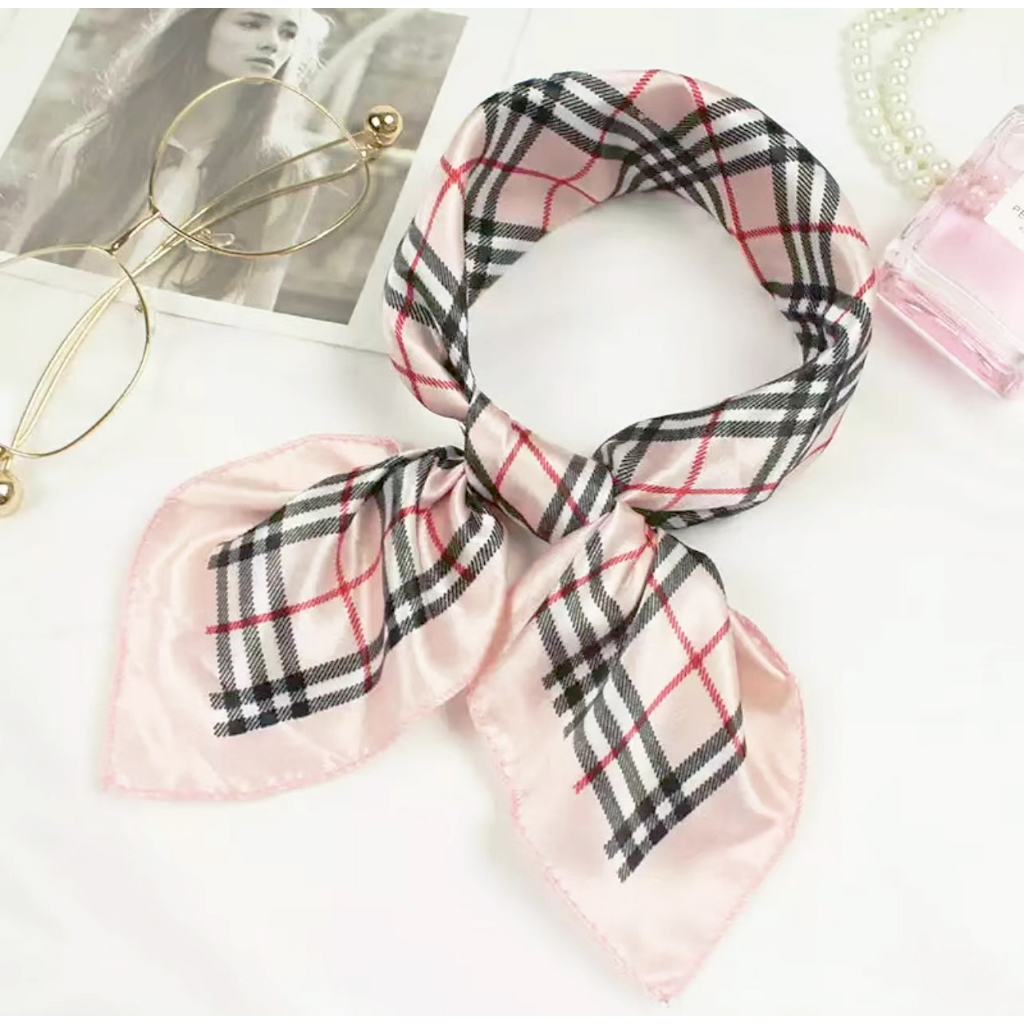 Lenço Acetinado 50x50cm Cetim Feminino Estampado para Usar no Pescoço ou Bolsa