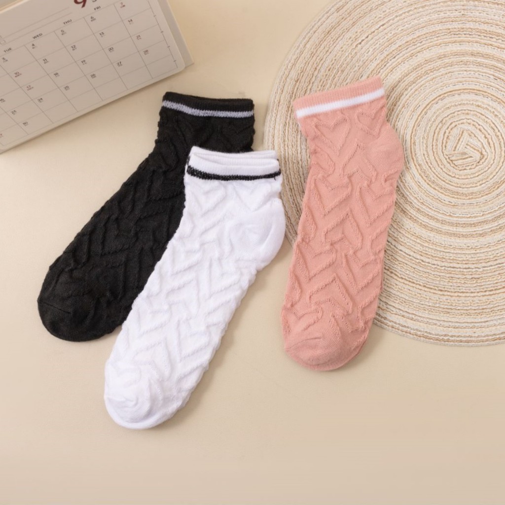 PACOTE COM 12 PARES DE MEIAS COLORIDAS CORAÇÃO - CANO CURTO E CANO LONGO- TAMANHO 35 AO 40 — imagem 2 de 2