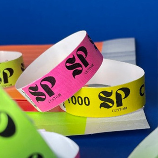 50 100 200 300 Pulseiras Personalizadas p/Festas Aniversário Casamento Identificação Igreja Premium em Oferta na Shopee