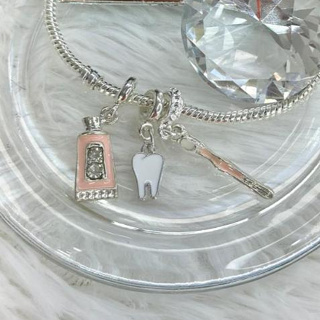 Berloques Profissão de Dente, Escova de dente e pasta de dente para Dentista/ Estudante de Odontologia em Oferta na Shopee