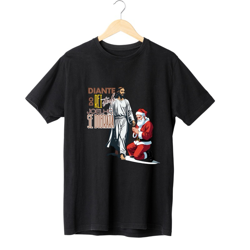 Camiseta Unissex Cor Branco Preto Diante do Rei Todo Todo Joelho se Dobrará Natal Santo Papai Noel Plus Size